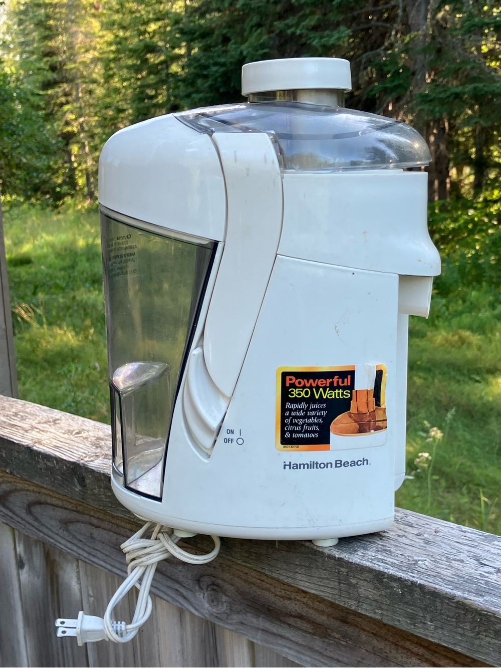 Hamilton Beach White 350W Juicer - Compact Portable Juice Extractor